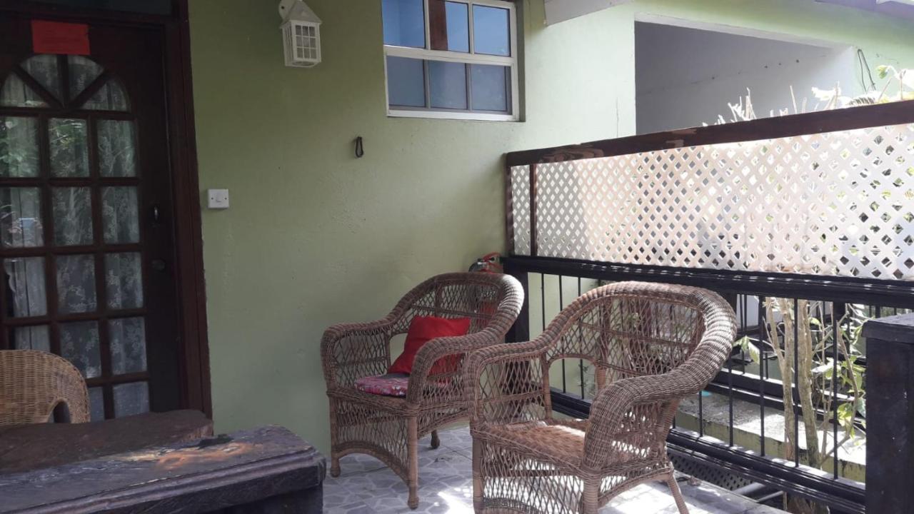 Hibiscus Valley Inn Marigot المظهر الخارجي الصورة