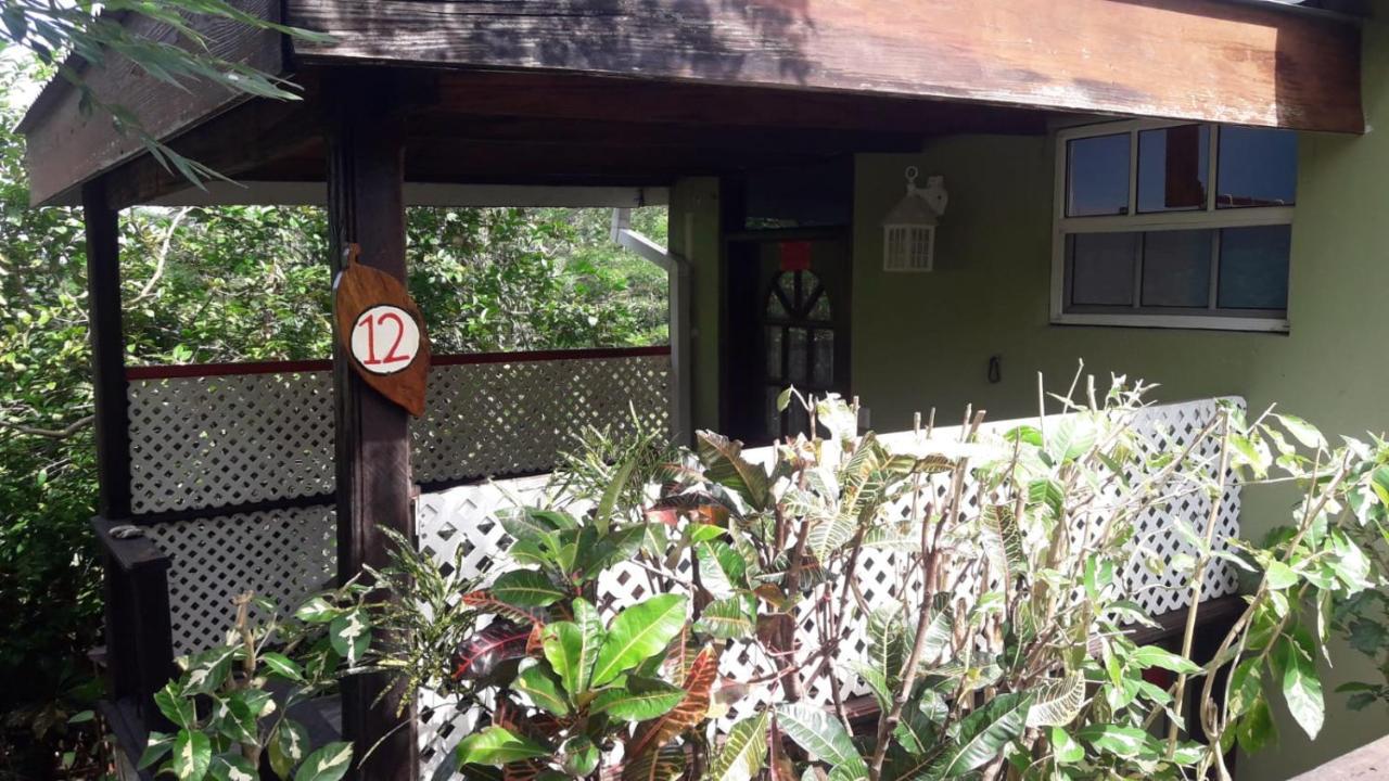 Hibiscus Valley Inn Marigot المظهر الخارجي الصورة
