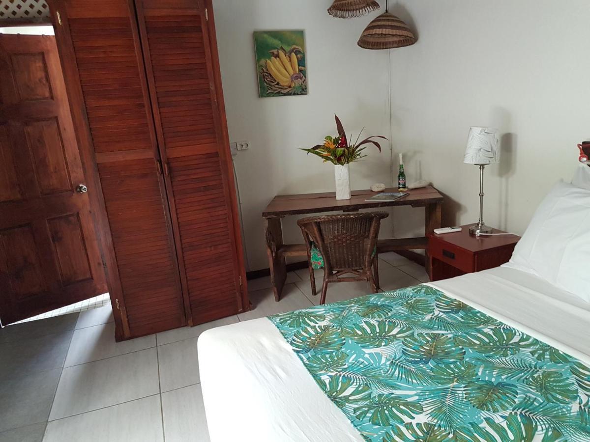 Hibiscus Valley Inn Marigot المظهر الخارجي الصورة