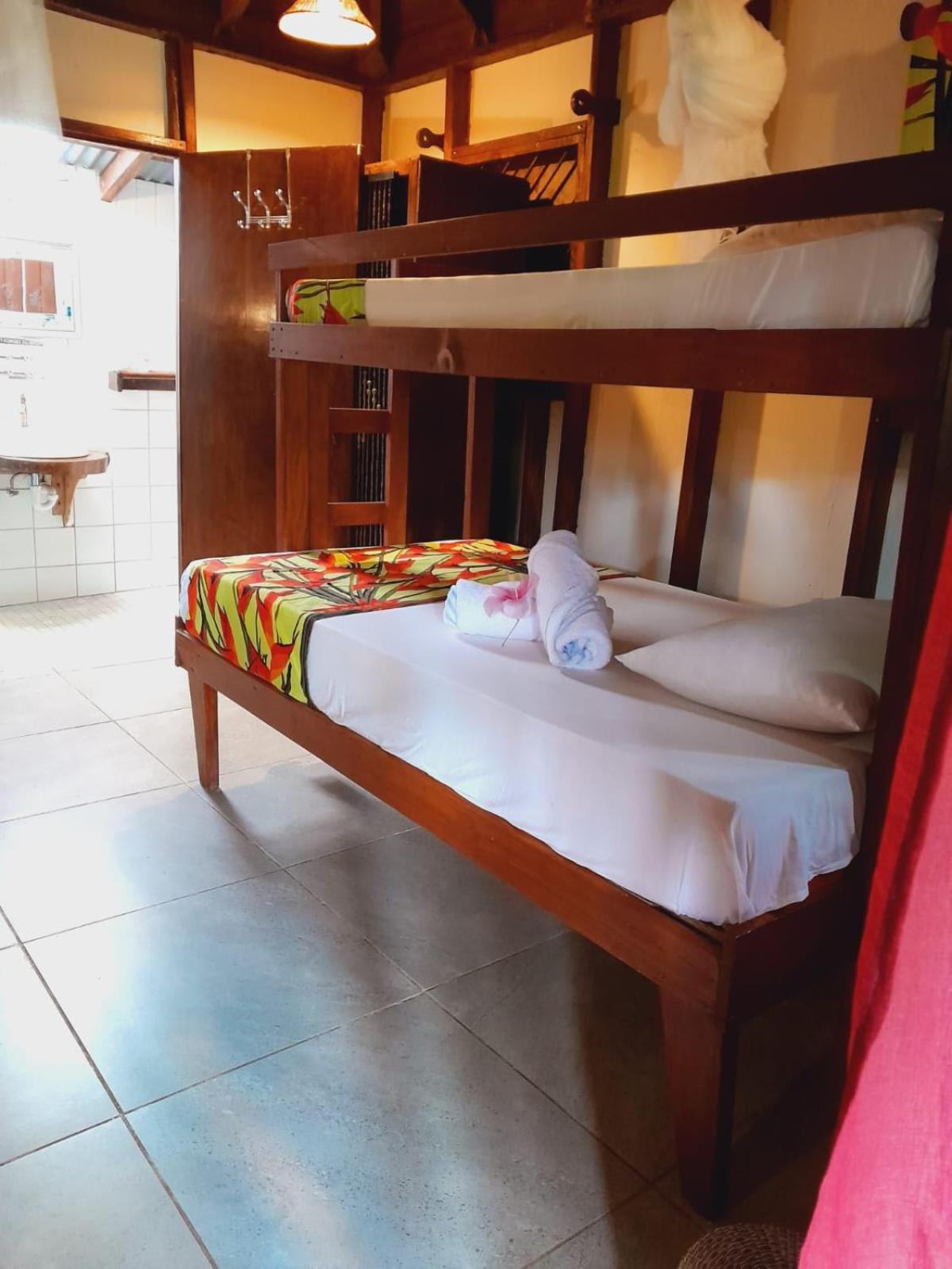 Hibiscus Valley Inn Marigot المظهر الخارجي الصورة
