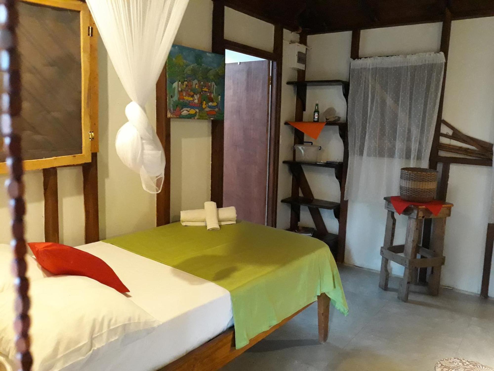 Hibiscus Valley Inn Marigot المظهر الخارجي الصورة